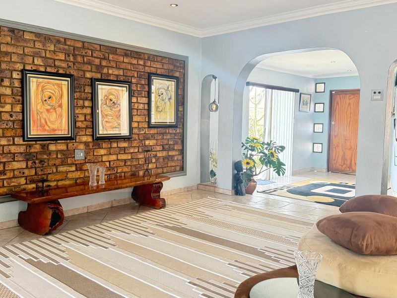 Discover your dream home in the heart of Bloubosrand - Photo 3