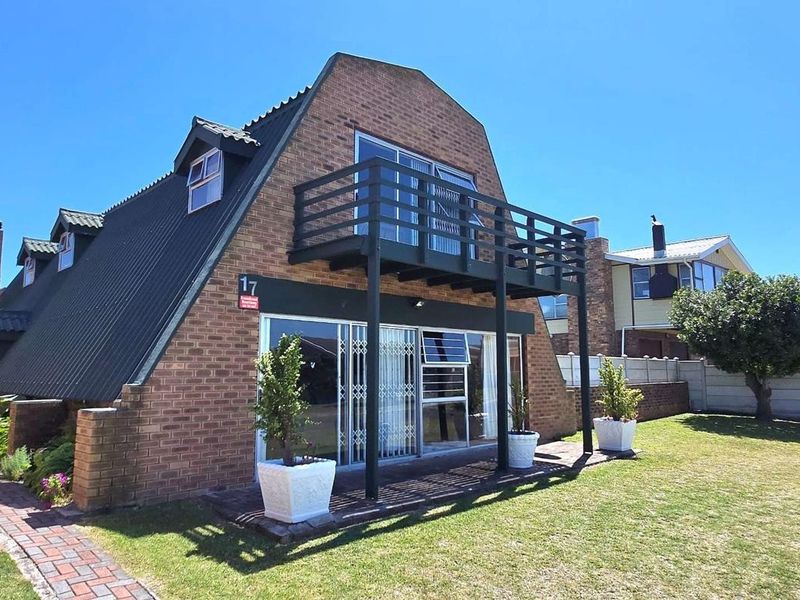 Spacious Coastal Dual Living Home with Distant Sea Views in Franskraal - Photo 2