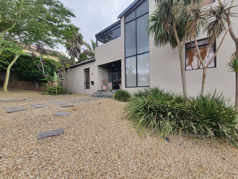 Spacious 3 Bedroom double storey family home with 1 bedroom flat to rent in Oude Westhof - Photo 2