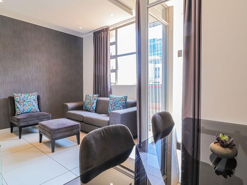 Perfect Buy-to-Let or Airbnb Opportunity in Vibrant Rosebank! - Photo 9