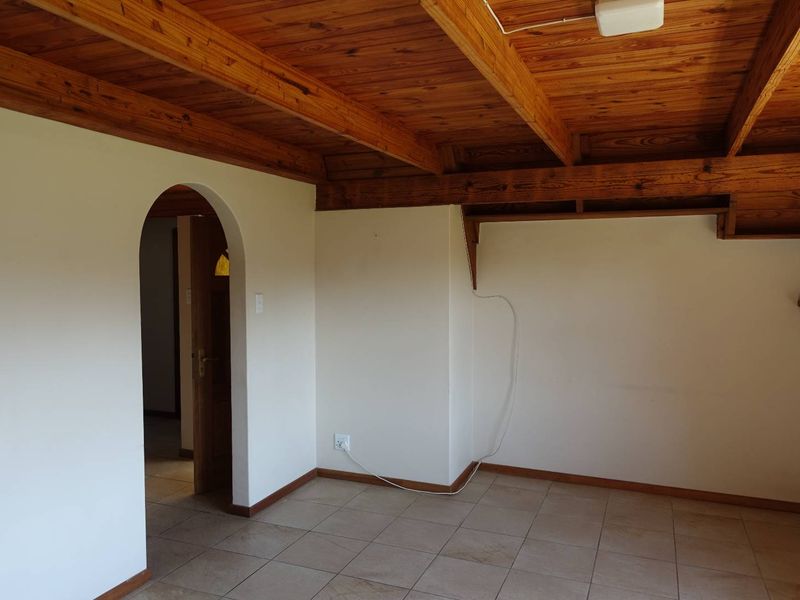 GERMAN STYLE HOUSE WITH FLAT & 4 GARAGES IN TOP LOCATION - Photo 8