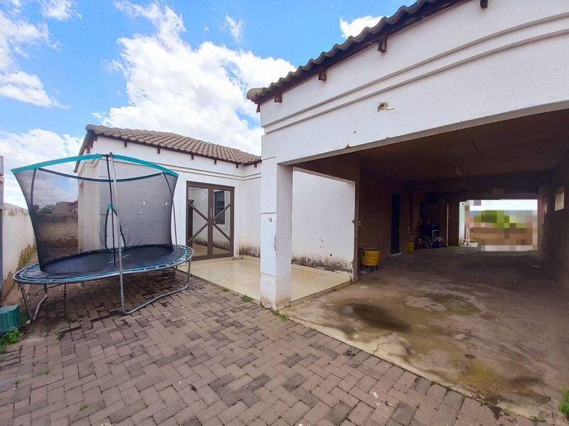 Three Bedrooms house for sale in Elandspoort - Photo 4