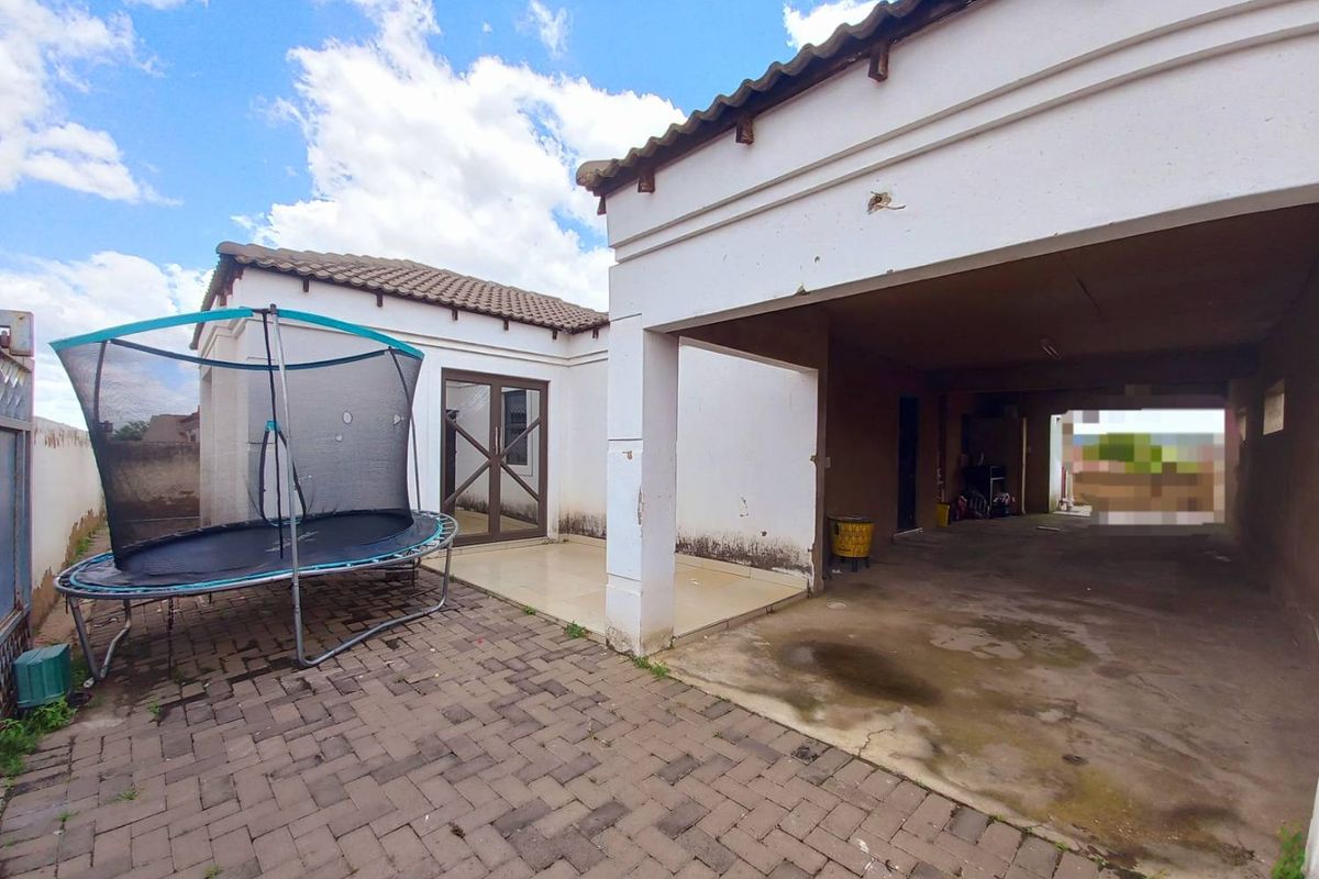 Three Bedrooms house for sale in Elandspoort - Photo 4