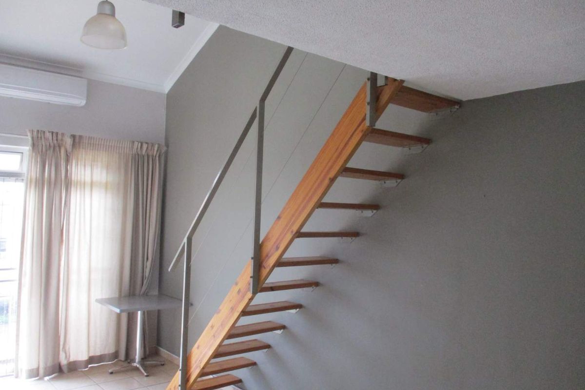 Hillcrest Boulevard, 1 Bedroom Loft for sale - Photo 3