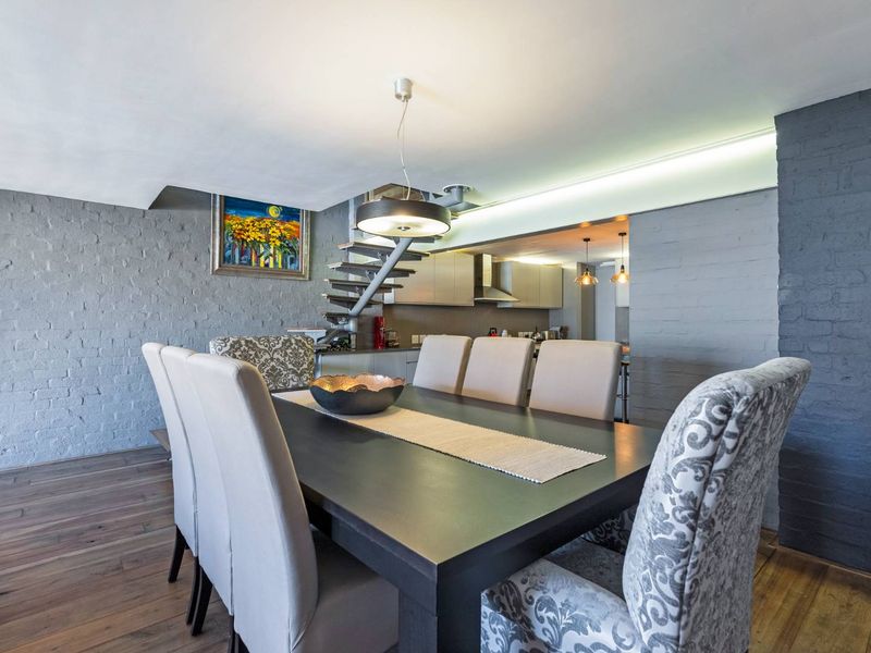 Exquisite Loft Living with Iconic Table Mountain Views - Photo 10