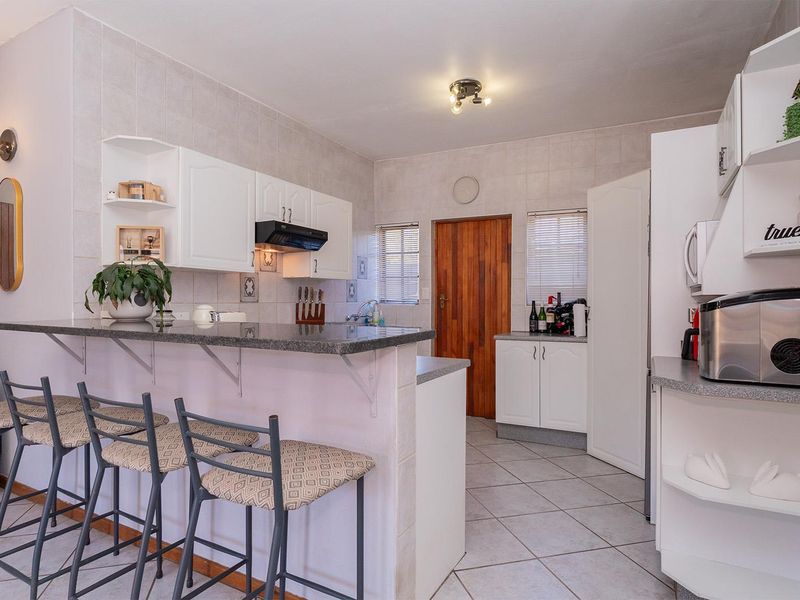 FULL TITLE DUPLEX - Photo 9