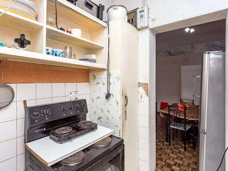 Spacious Two Bedroom Apartment - Photo 10