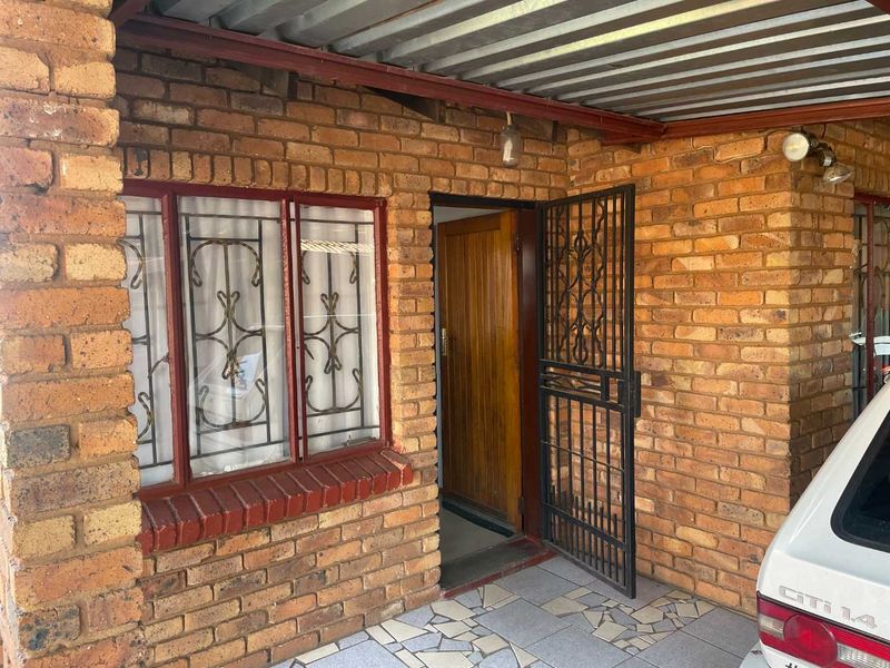 3 Bedroom house for sale in Nellmapius Ext1 - Photo 10