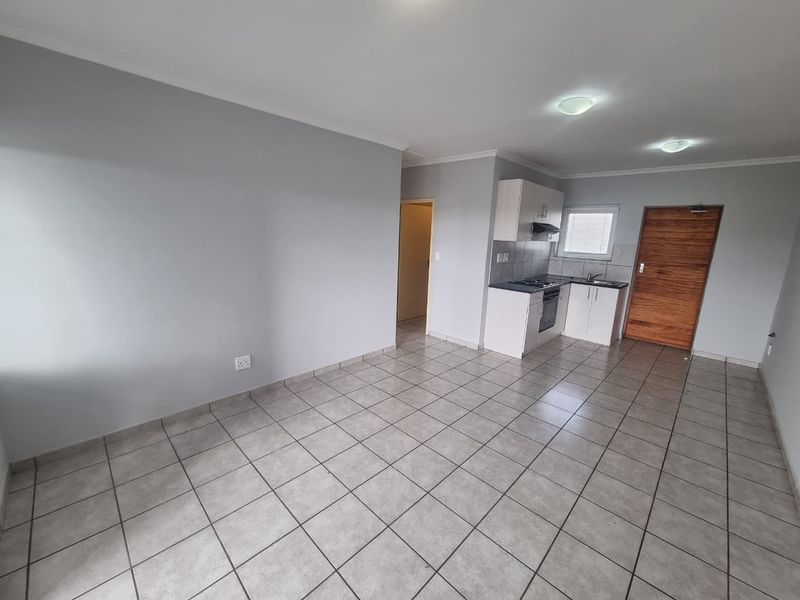 Spacious Unfurnished 2-Bedroom Apartment To Rent in Paarl - Photo 8