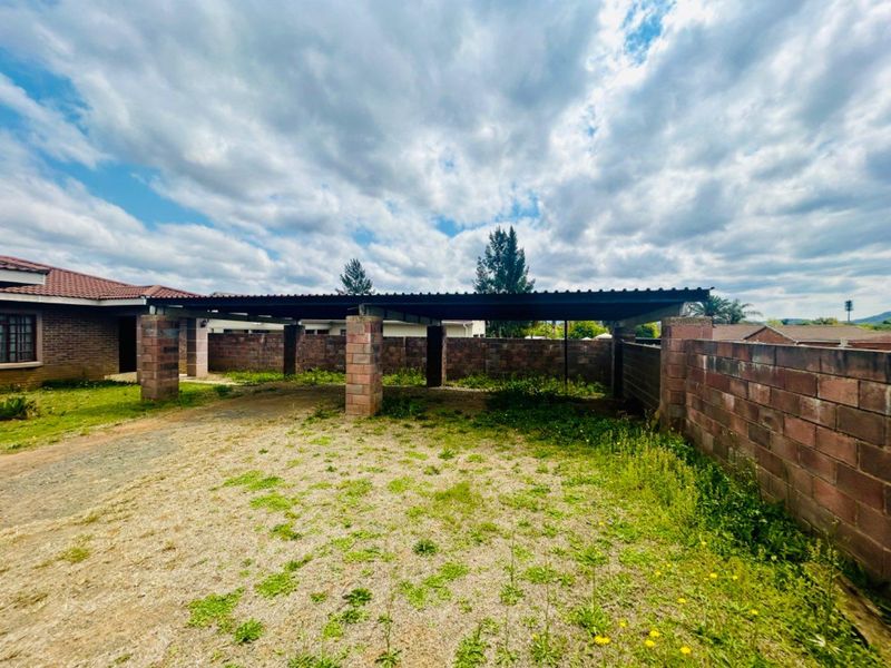 4 Bedroom House with 2 separate flats for sale - Photo 2