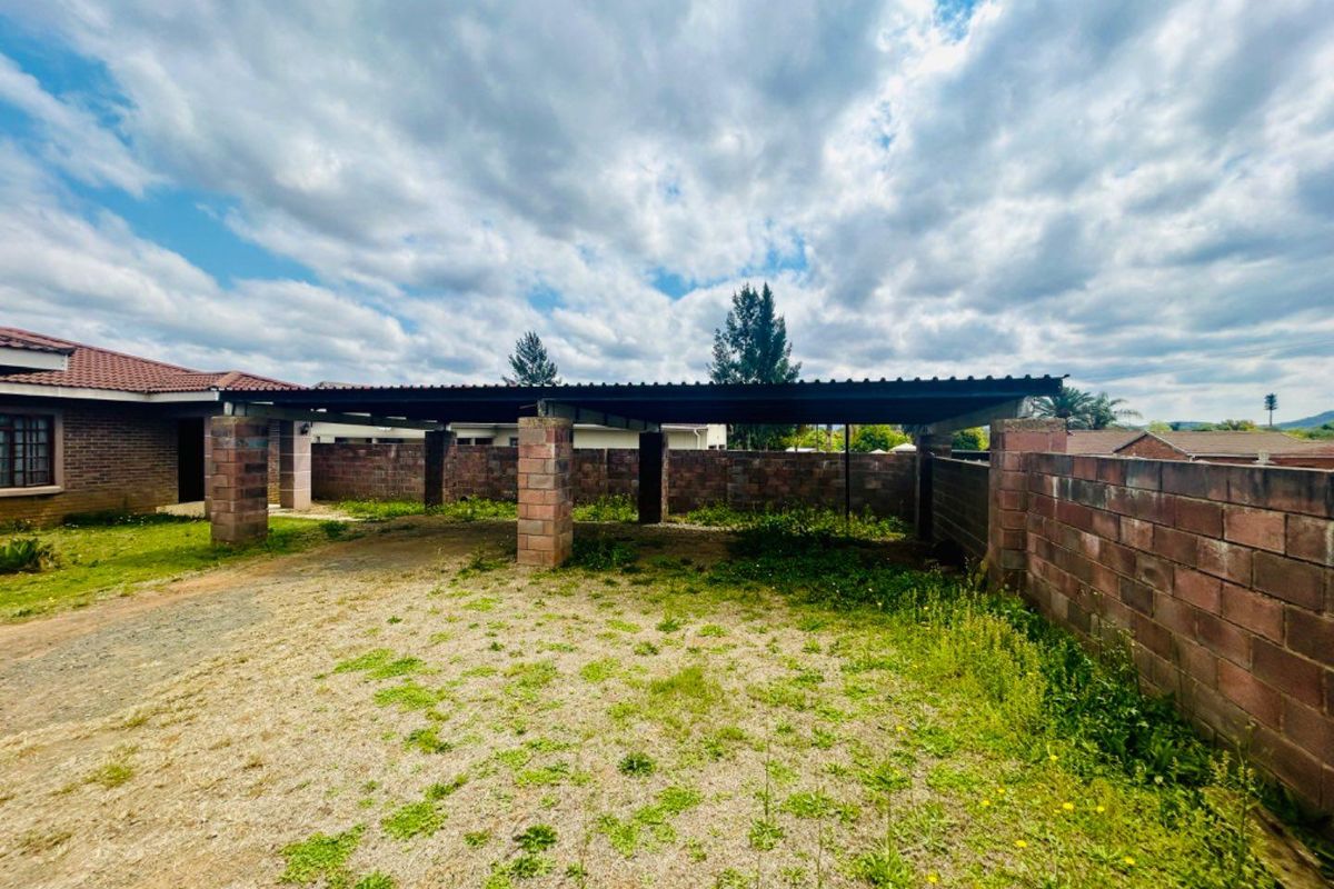 4 Bedroom House with 2 separate flats for sale - Photo 2