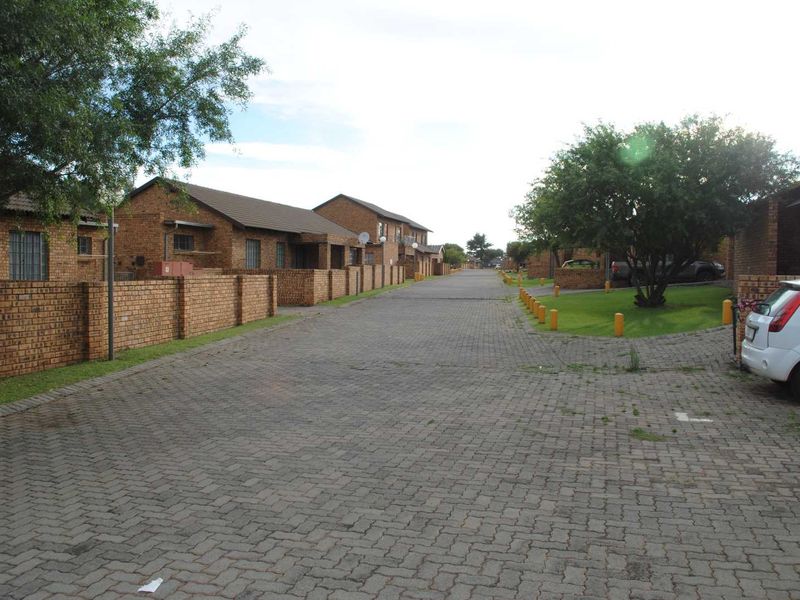 Apartment in Meyerton - Photo 5