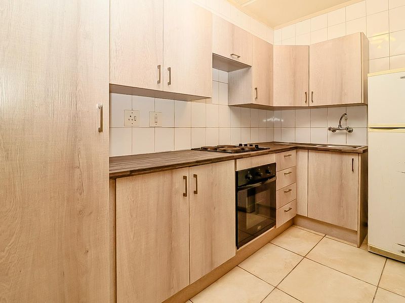Lock Up and Go Garden Apartment! - Photo 4