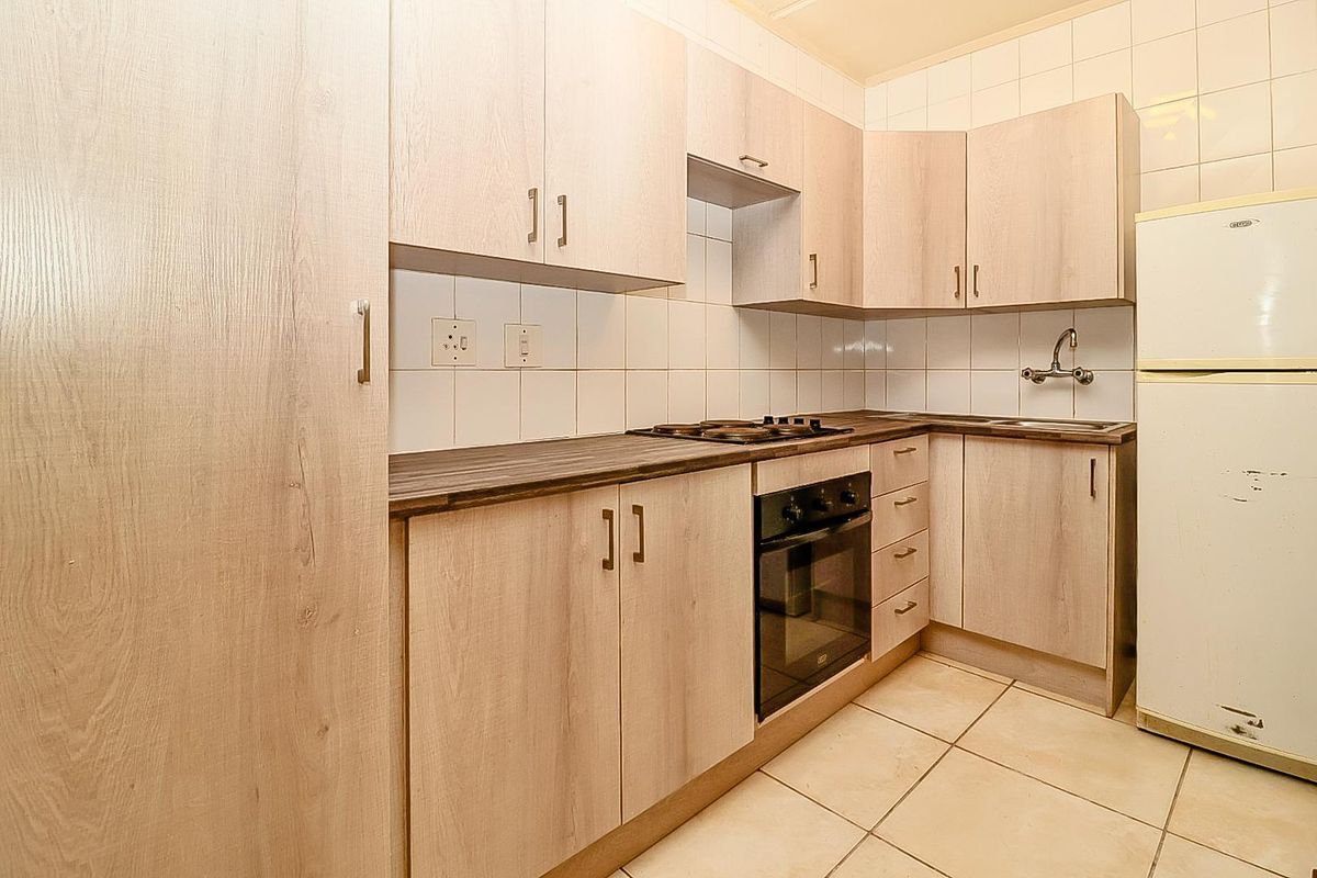 Lock Up and Go Garden Apartment! - Photo 4