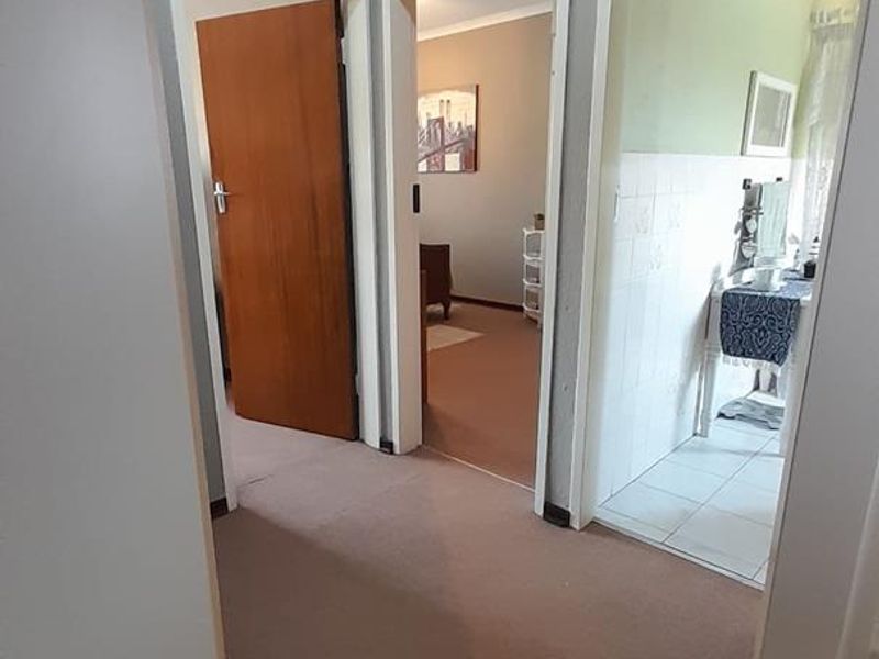 Lovely Double Story Townhouse - Photo 5