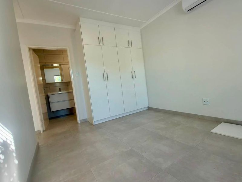 4 Bedroom Townhouse TO LET in Ludwigsdorf - Photo 9