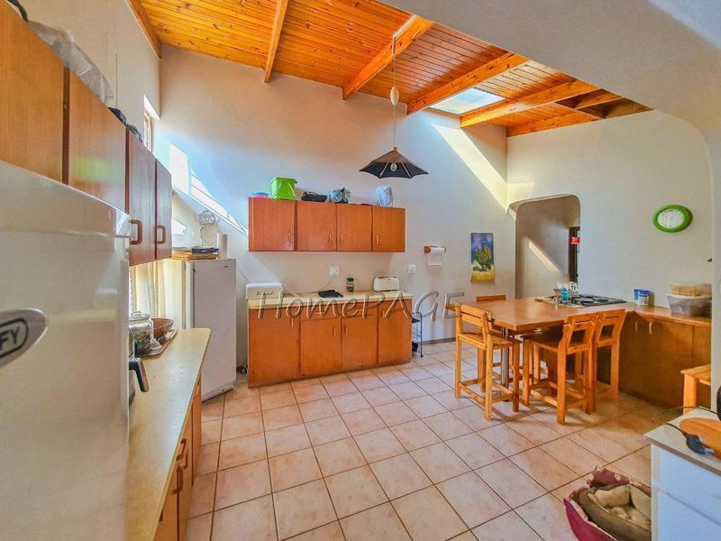 Ext 3 (North Dune), Henties Bay:  4 Bedr Home in POPULAR Oester Street is for Sale - Photo 10