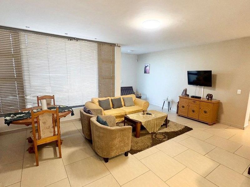 3 Bedrooms Townhouse To Rent in Walvis Bay Central - Photo 4