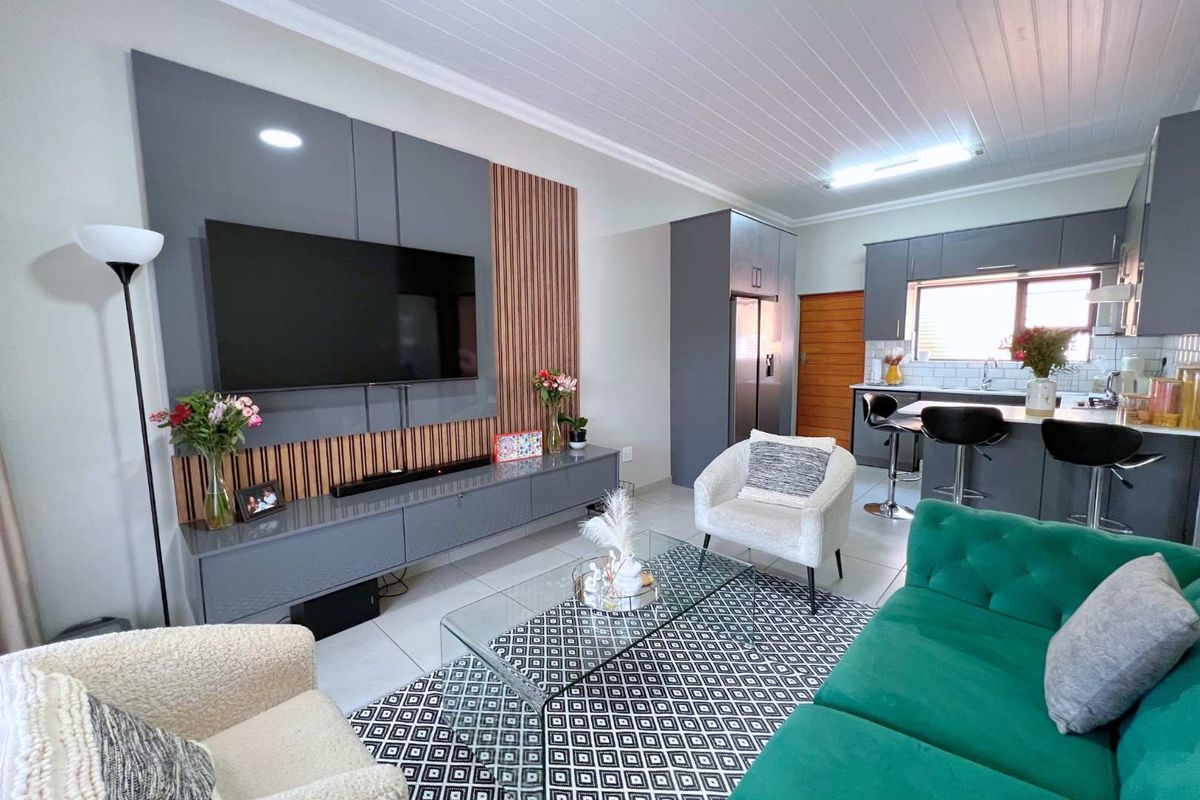 Two bedroom home in secure Estate - Photo 2