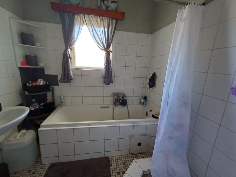 Prime property with endless possibilities... - Photo 5