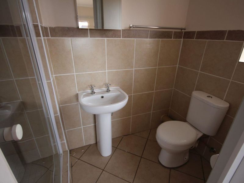 Perfect 2Bedroom Ground Floor Apartment!! - Photo 7