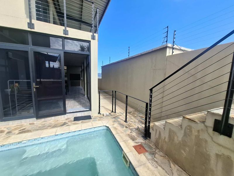 Luxury unit in Henning Villiage - Photo 3