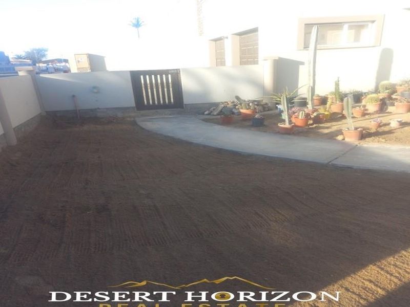 Walvisbay, Fairways Estate | Spacious 3 Bedroom House with Flat for sale - Photo 3