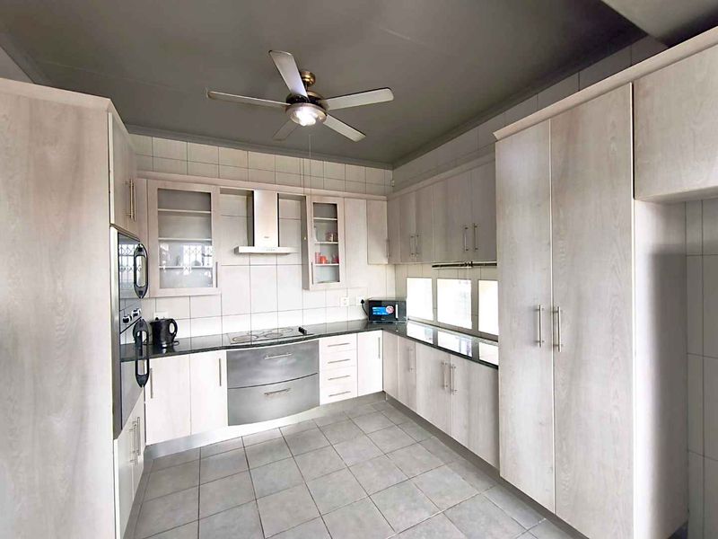 15 student investment property for sale in Brixton - Photo 9