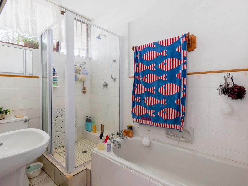 Sea views and space - Photo 10