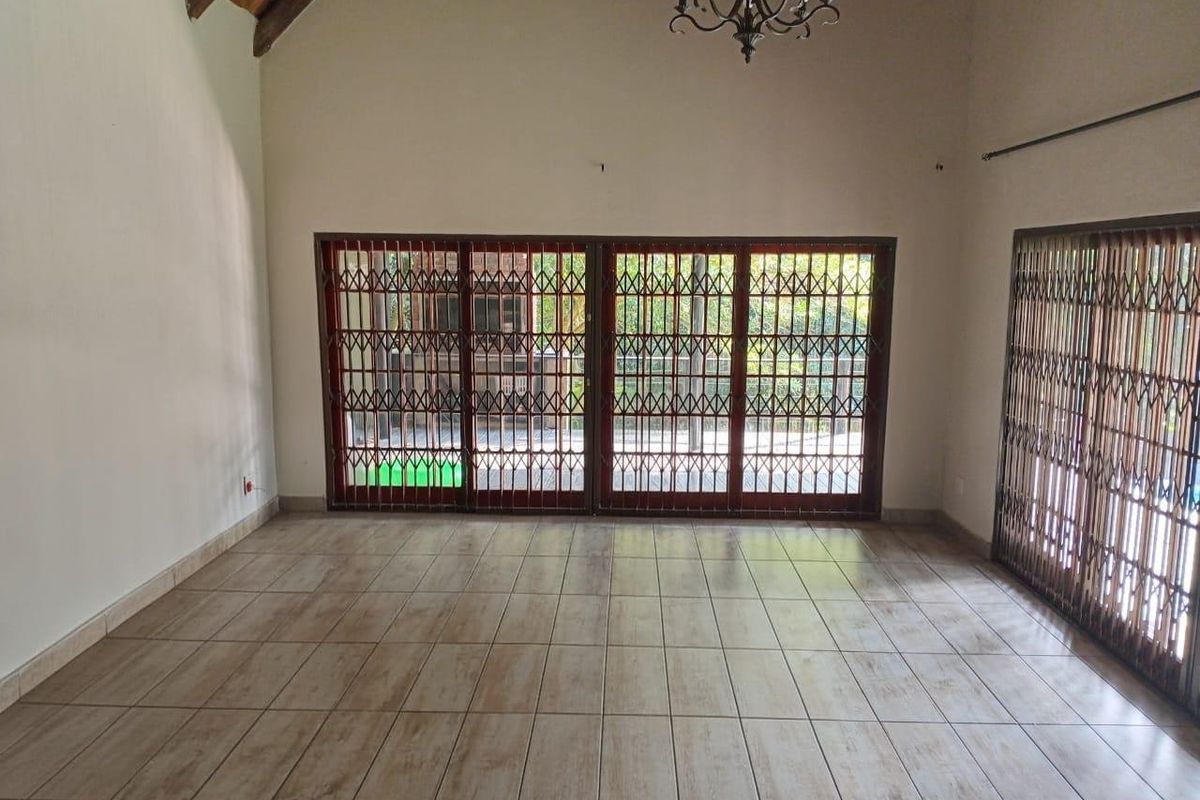 Spacious 4-Bedroom Family Home with Pool, Lapa & Entertainment Area - Photo 5