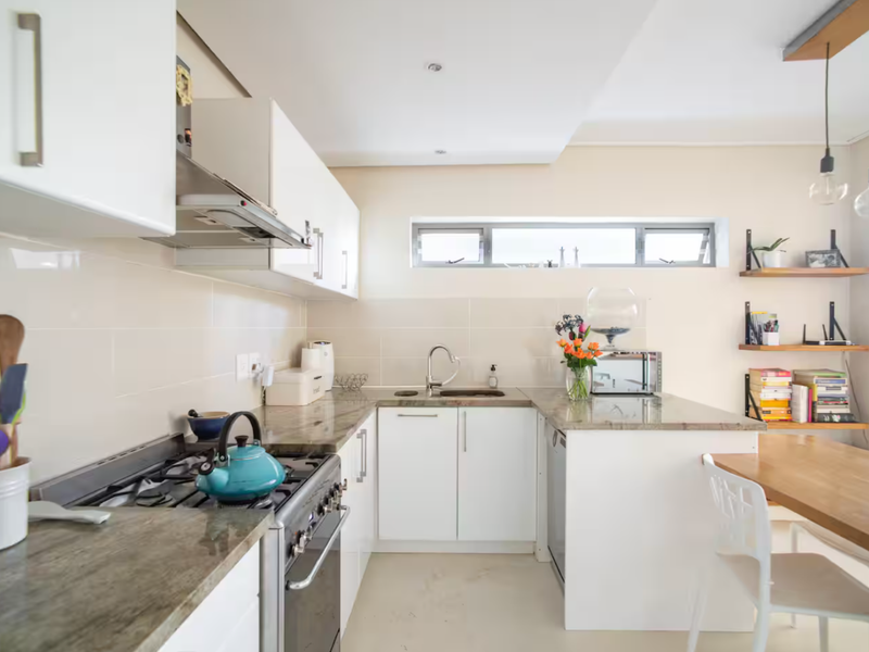 2 Bedroom Gem With Exclusive Garden - Photo 6