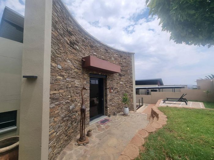 Property #2481514, Townhouse For Sale in Kleine Kuppe