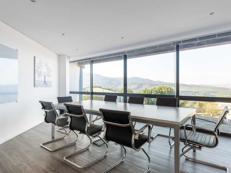 All-inclusive access to professional office space for 4 persons in Regus Victoria Country Club. - Photo 6