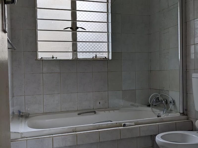 Cute Primrose Townhouse: Secure, Solar-Powered Living Perfect for First-Time Buyers! - Photo 8
