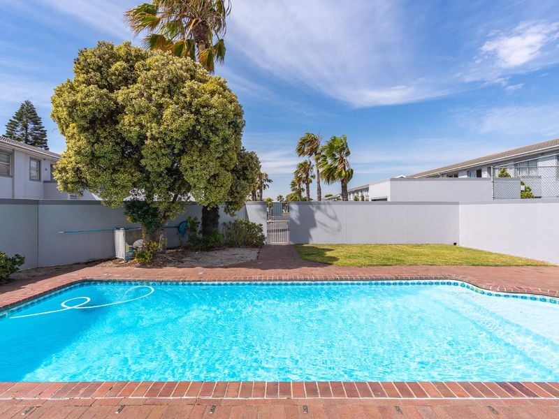 Safe & Secure Ground Floor Apartment - Photo 8