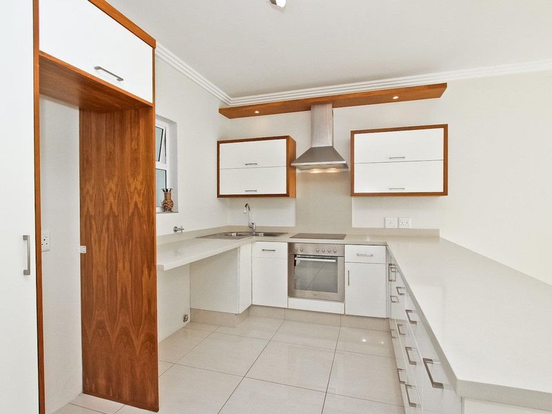 Secure Garden Living. Sophisticated Lifestyle. - Photo 2