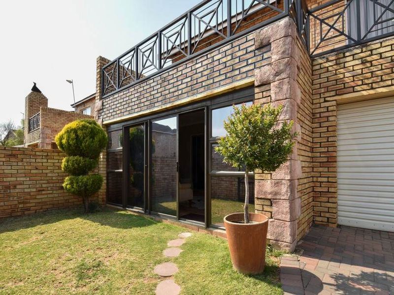 Embrace Modern Living Near Curro Wilgeheuwel! - Photo 2