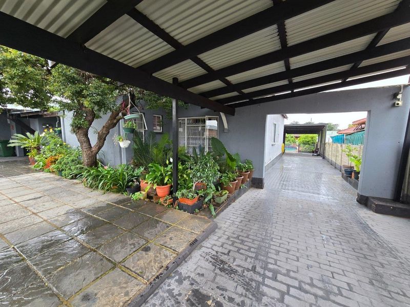 House For Sale in Florentia, Alberton - Photo 2