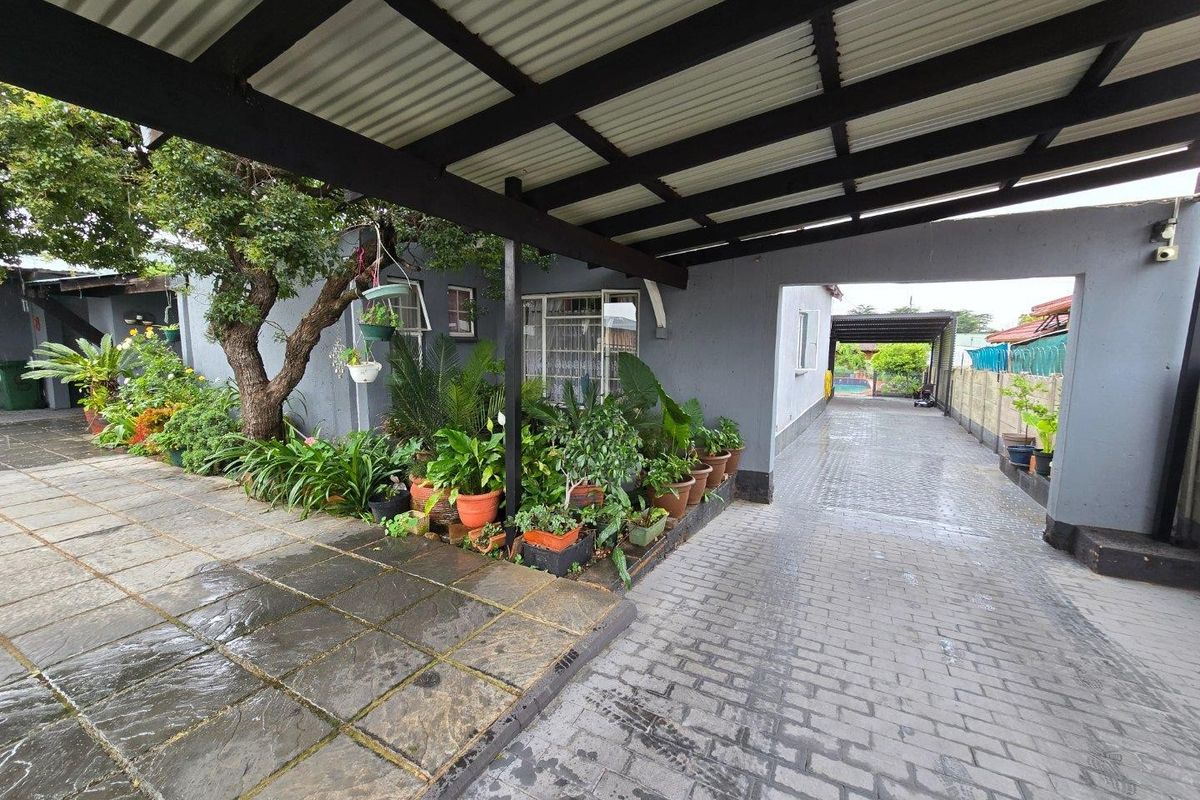 House For Sale in Florentia, Alberton - Photo 2