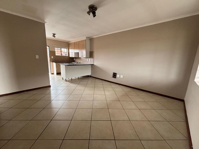 2 Bedroom 1 Bathroom Townhouse For sale in Midrand - Photo 8