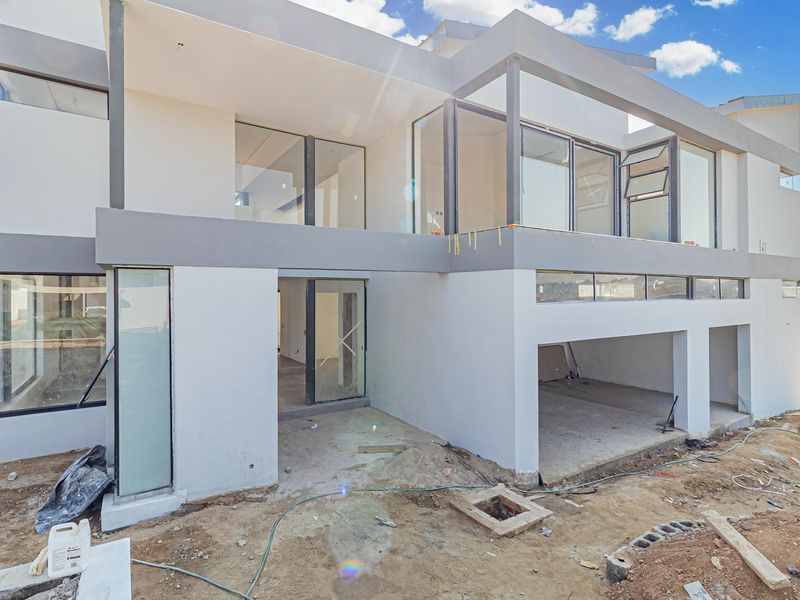 5 Bedroom House for sale in Helderfontein Estate - Photo 10