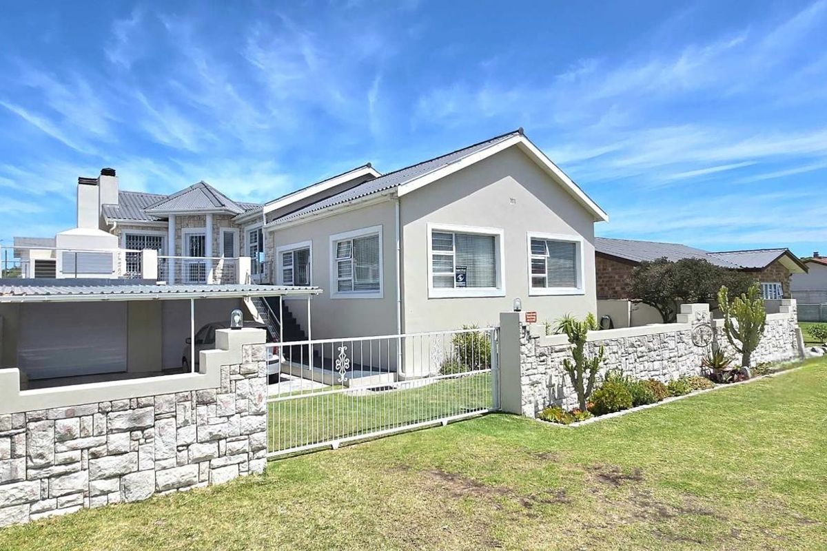 A Home With Space for Everyone — and a Lifestyle to Love in Franskraal - Photo 2