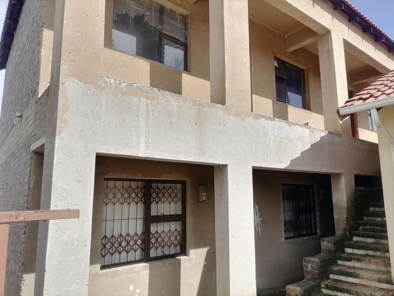 8 Bedroom House for Sale in Cosmo City - Photo 9