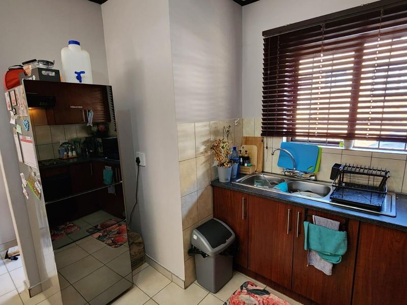 Safe, Stylish & Spacious 3-Bedroom Home available in Cashan! - Photo 8