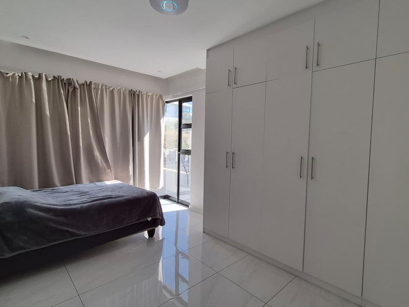 Ultra Modern Family Home for Rent in Kleine Kuppe - Photo 5