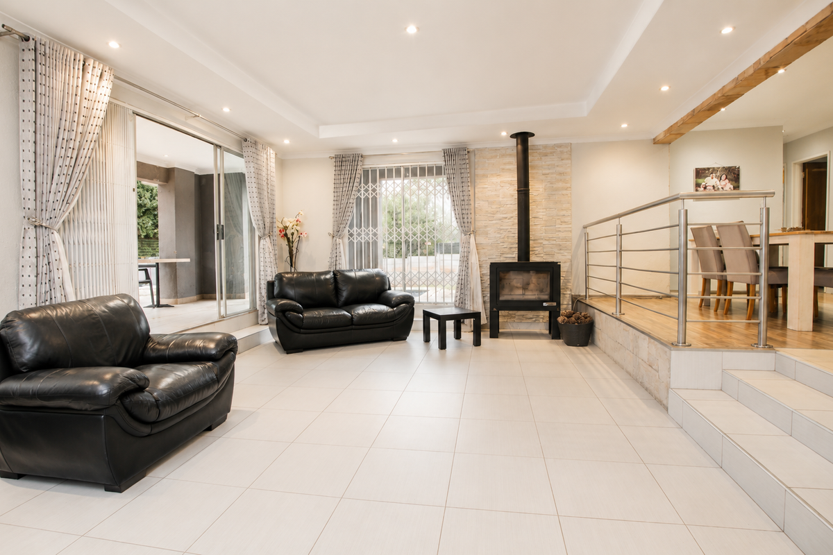 Modern Family Home with Pool, Jacuzzi & Braai Patio - Photo 3