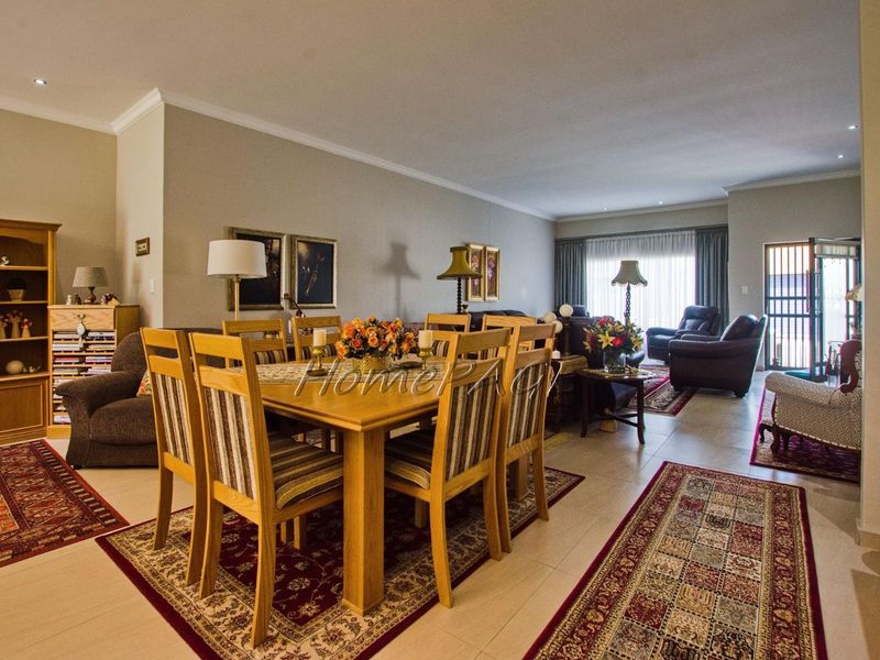 Long Beach ext 2, Walvis Bay:  Very Neat, Spacious Home with Flat is for Sale - Photo 7