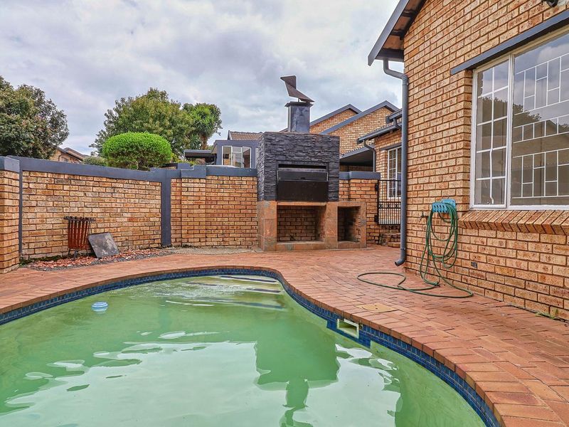 🏡 Townhouse for Sale – R 870 000 In Wilgeheuwel - Photo 4