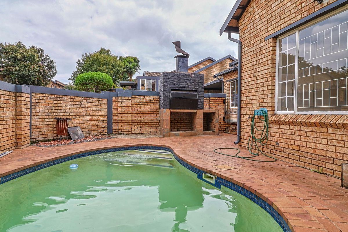 🏡 Townhouse for Sale – R 870 000 In Wilgeheuwel - Photo 4