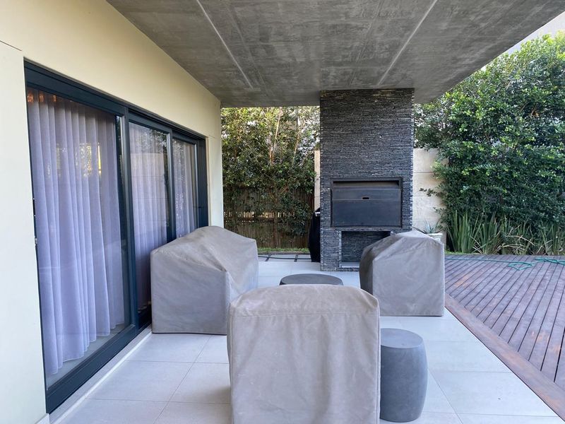 Excuiste Home For Rental in Palm Lakes Estate - Photo 5